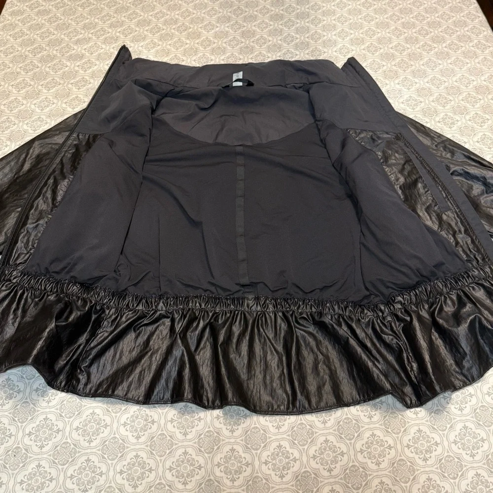 Lululemon Stronger as One Jacket *lululemon X Barrys Matte Black Foil Size 2